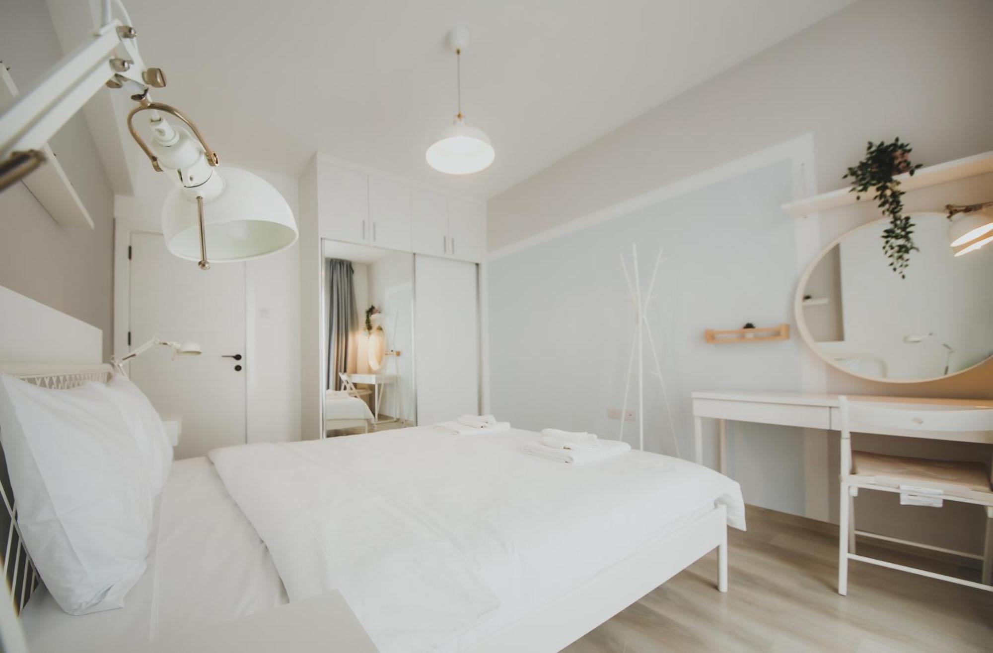 Caesar Blue Seaside Luxury Apartments Gastria Exterior photo